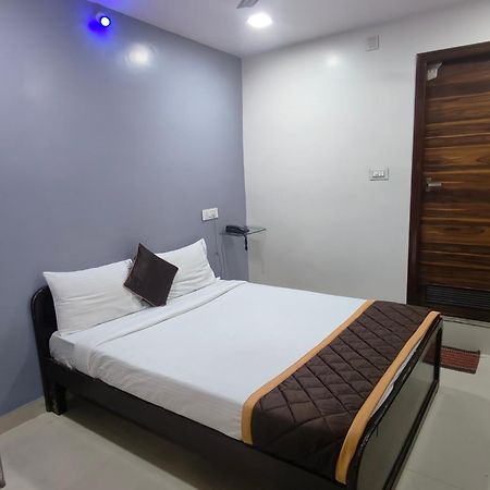 Hotel Golden Arch 벵갈루루 외부 사진