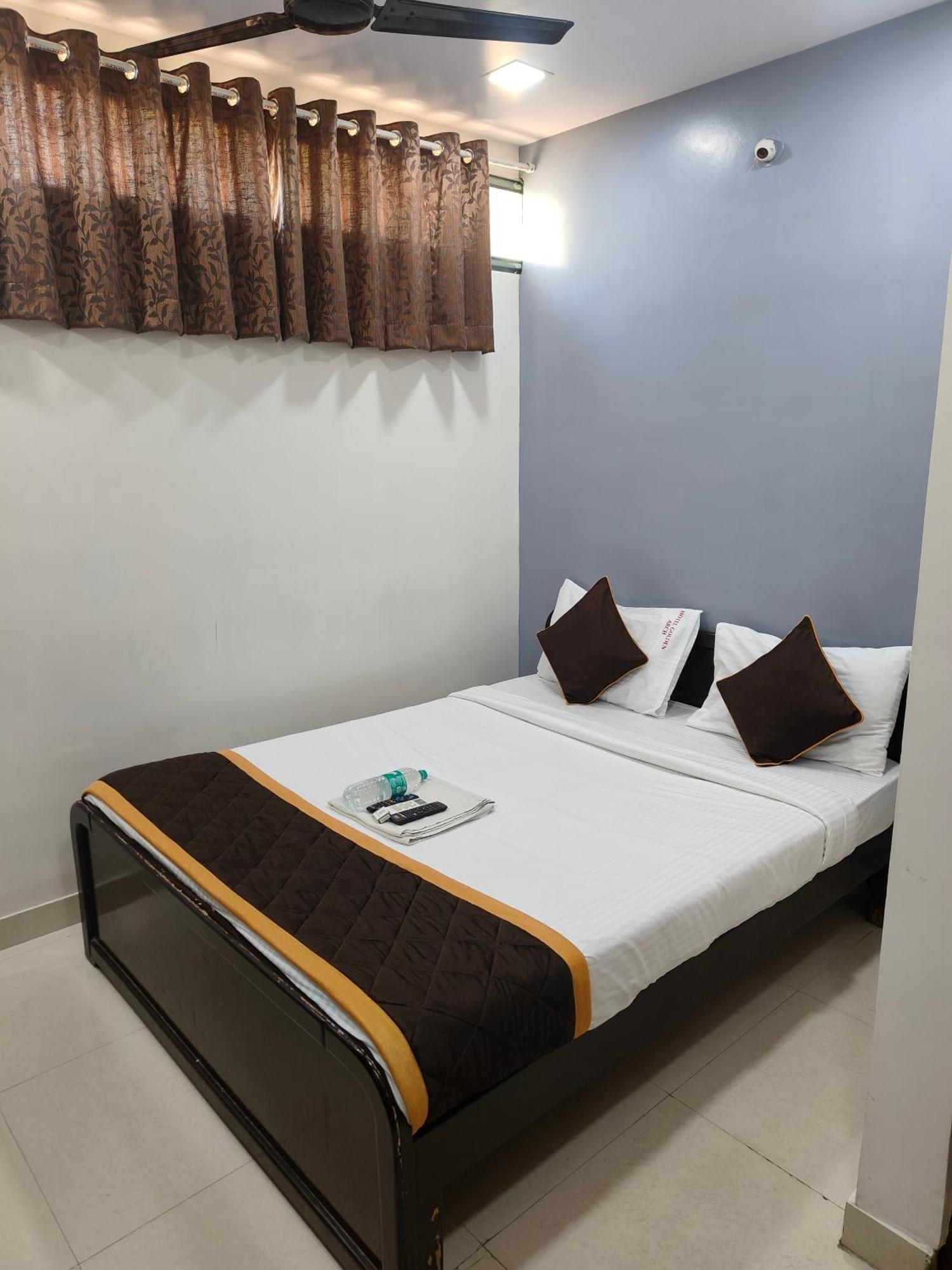 Hotel Golden Arch 벵갈루루 외부 사진