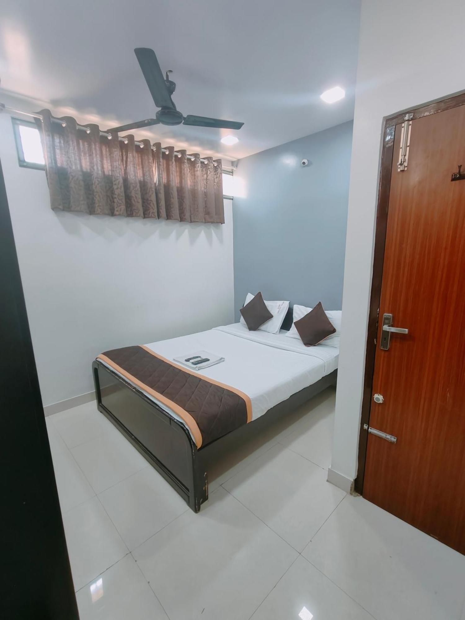 Hotel Golden Arch 벵갈루루 외부 사진